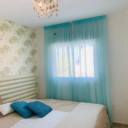 Bungalow En La Urbanizacion Montesol Villa *