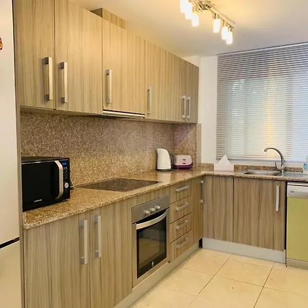 Bungalow En La Urbanizacion Montesol Villa